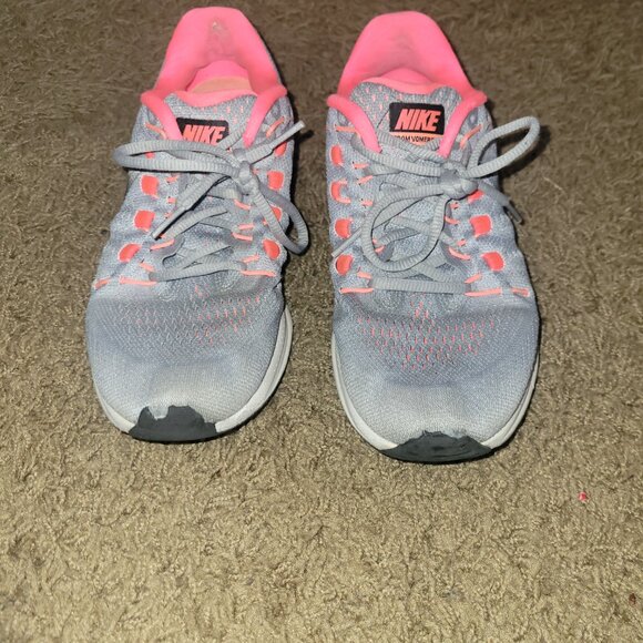 Nike shoes - Picture 2 of 4